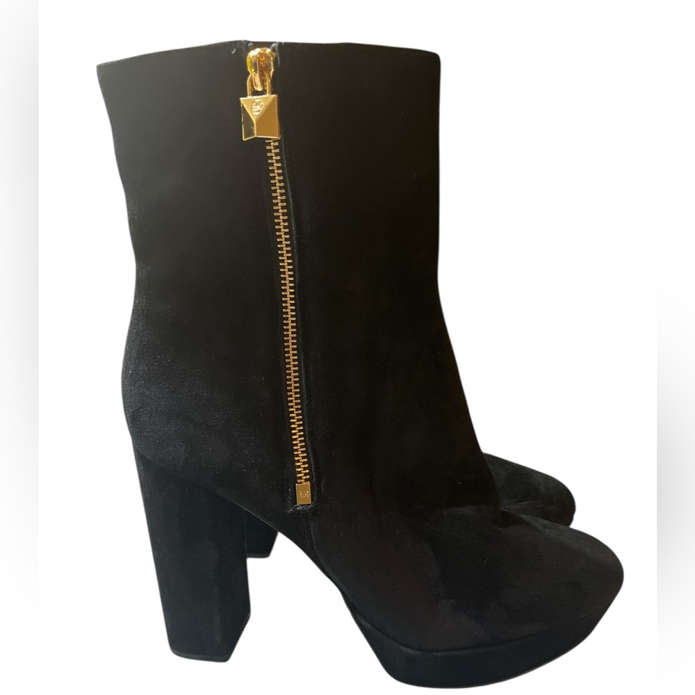 Michael Kors Black and Gold Heeled Boots with Sleek Design